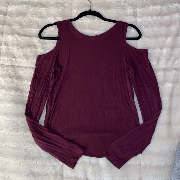 Aèropostale Cold Shoulder Top! - Picture 1 of 3